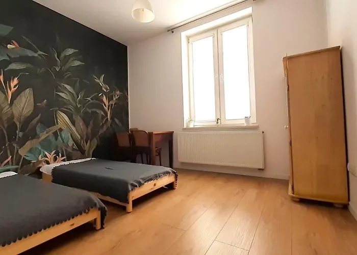 Urocze Przestronne,w Idealnej Lokalizacji *